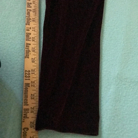 𝅺Season’s Collection velvety texture shimmery wine color pull on leggings size M - Picture 6 of 7